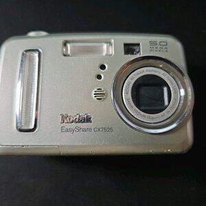 Kodak EasyShare CX7525 5MP Digital Camera For Parts, Not Working